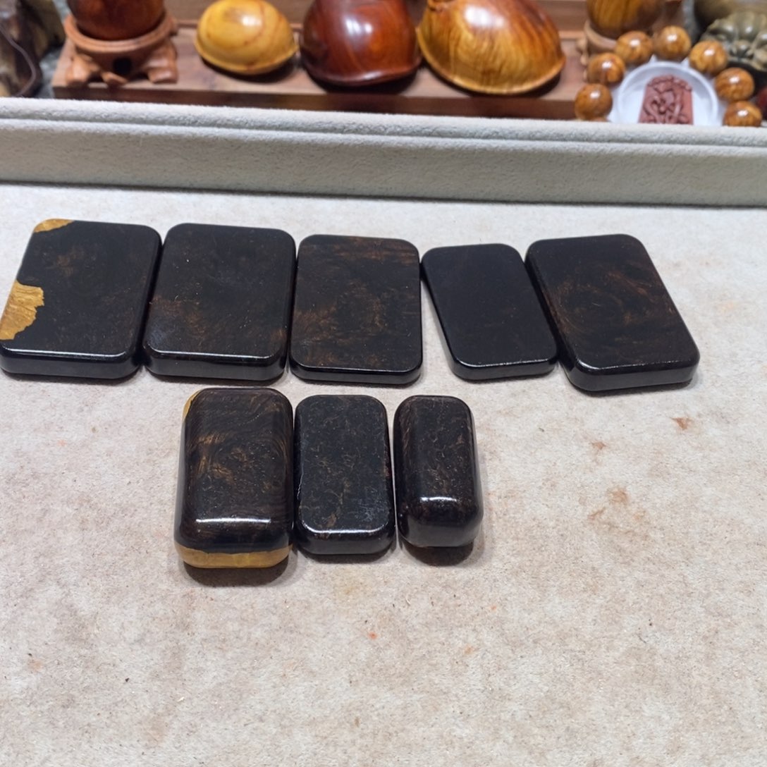 齐***胜东非黑黄檀（紫光檀）