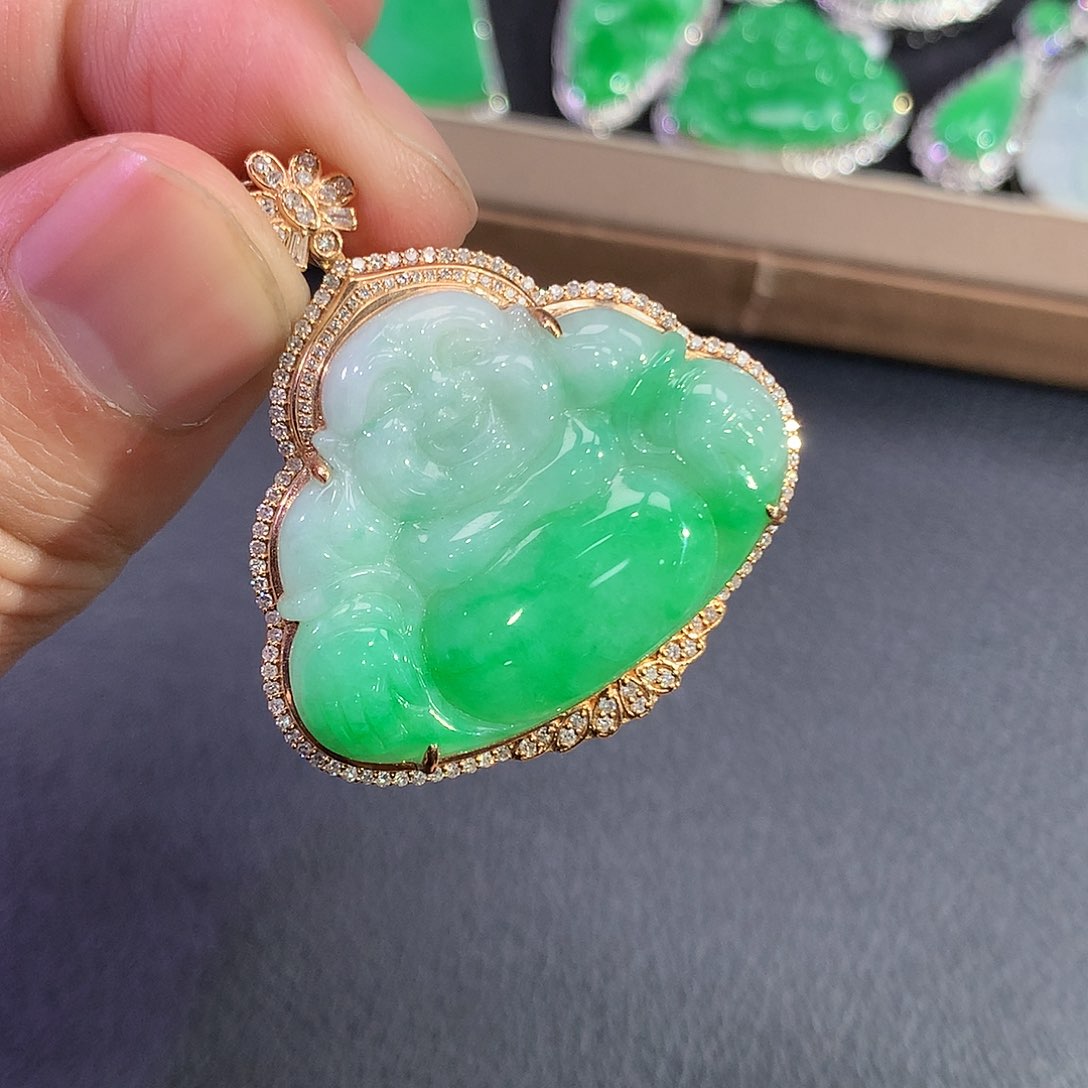 翡翠吊坠(赠链)18K金镶嵌