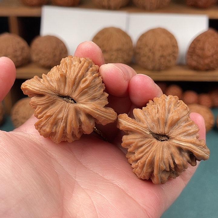 把件文玩核桃43.5/44尺平谷四座楼有黄尖不退不换