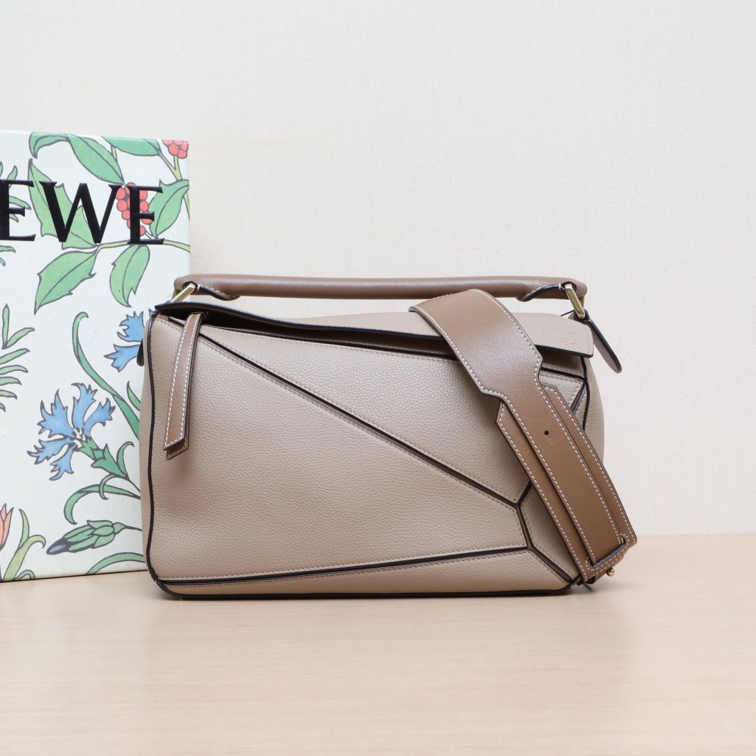 99新 LOEWE/罗意威 小花柳 Puzzle 29 中号 褐色 斜挎包
