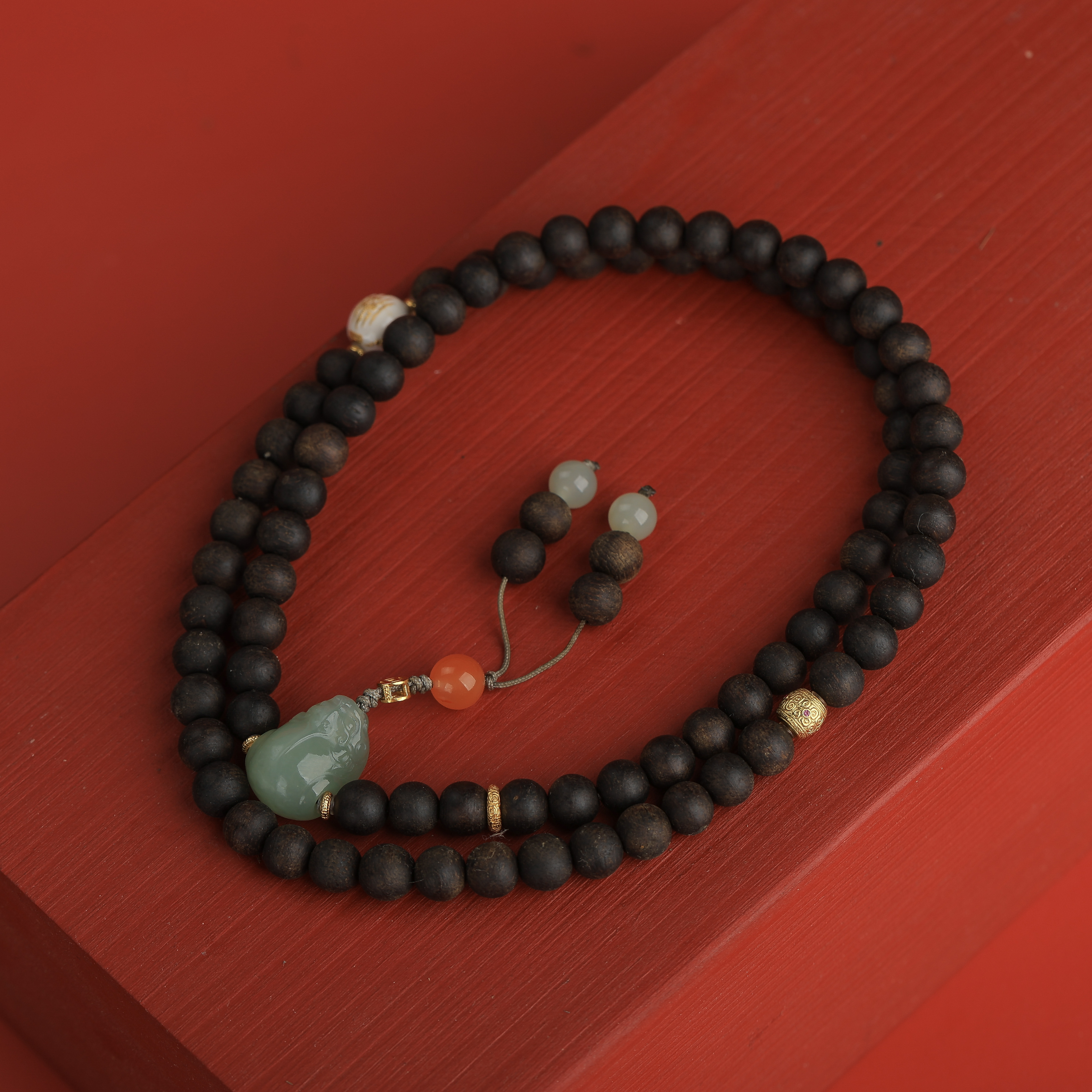 沉香【揽香集】-沉水越南芽庄玉化老白棋0.6脖挂貔貅三圈款长链手串