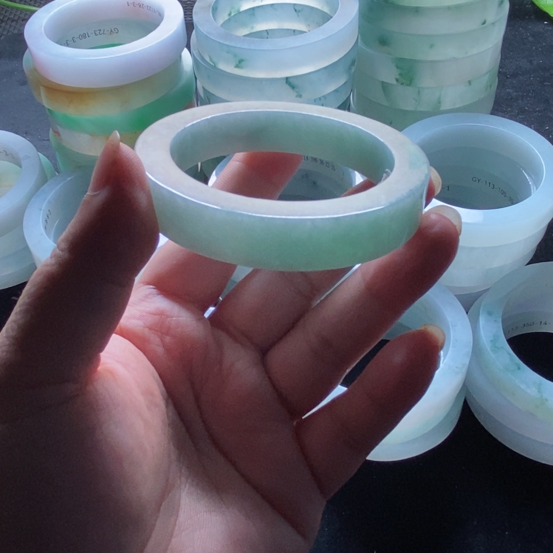 未镶嵌手镯A货定制翡翠