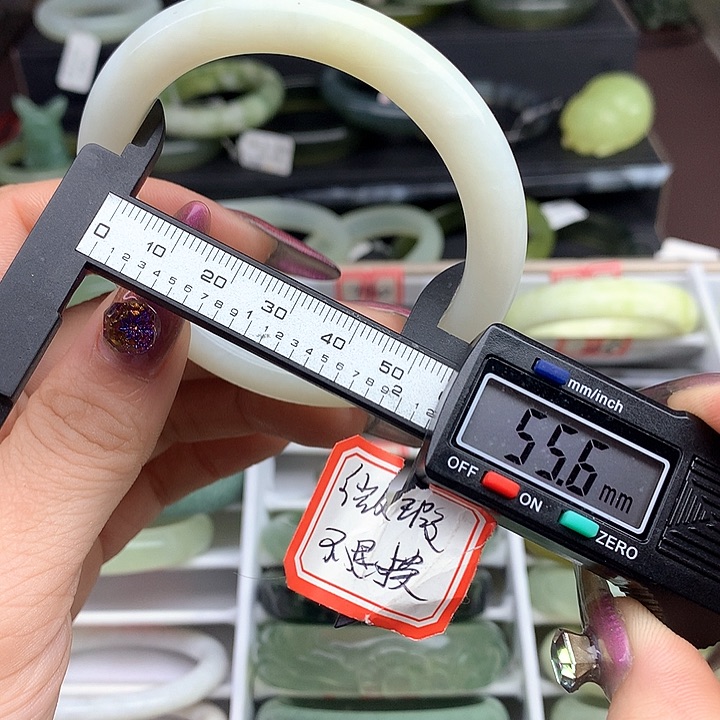 蛇纹石玉手镯未镶嵌738