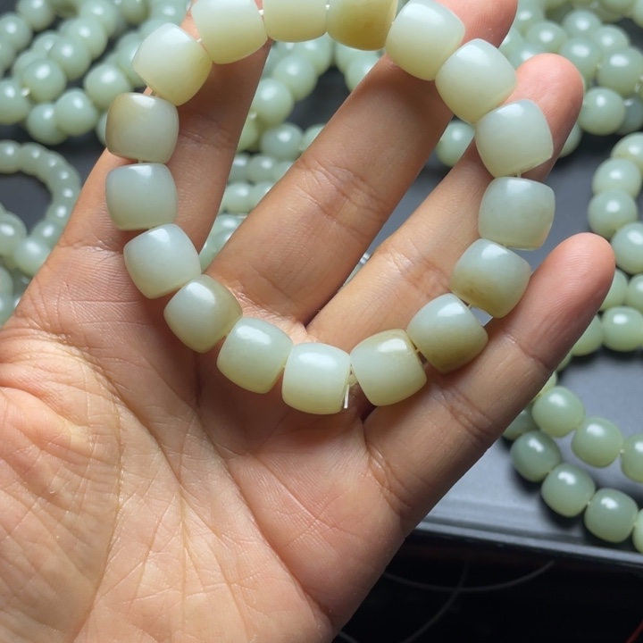 未镶嵌和田玉珠宝半成品