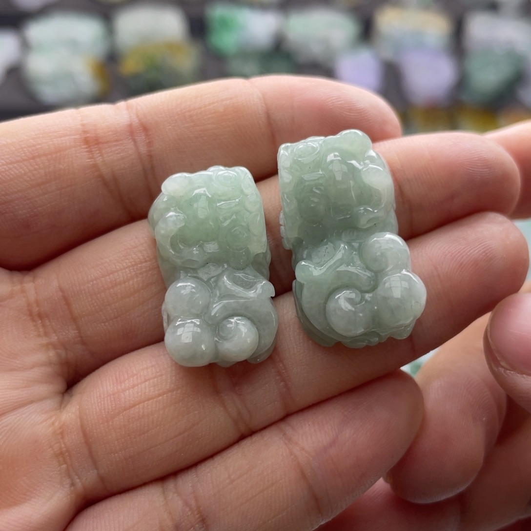 翡翠颈饰未镶嵌V**y貔貅
