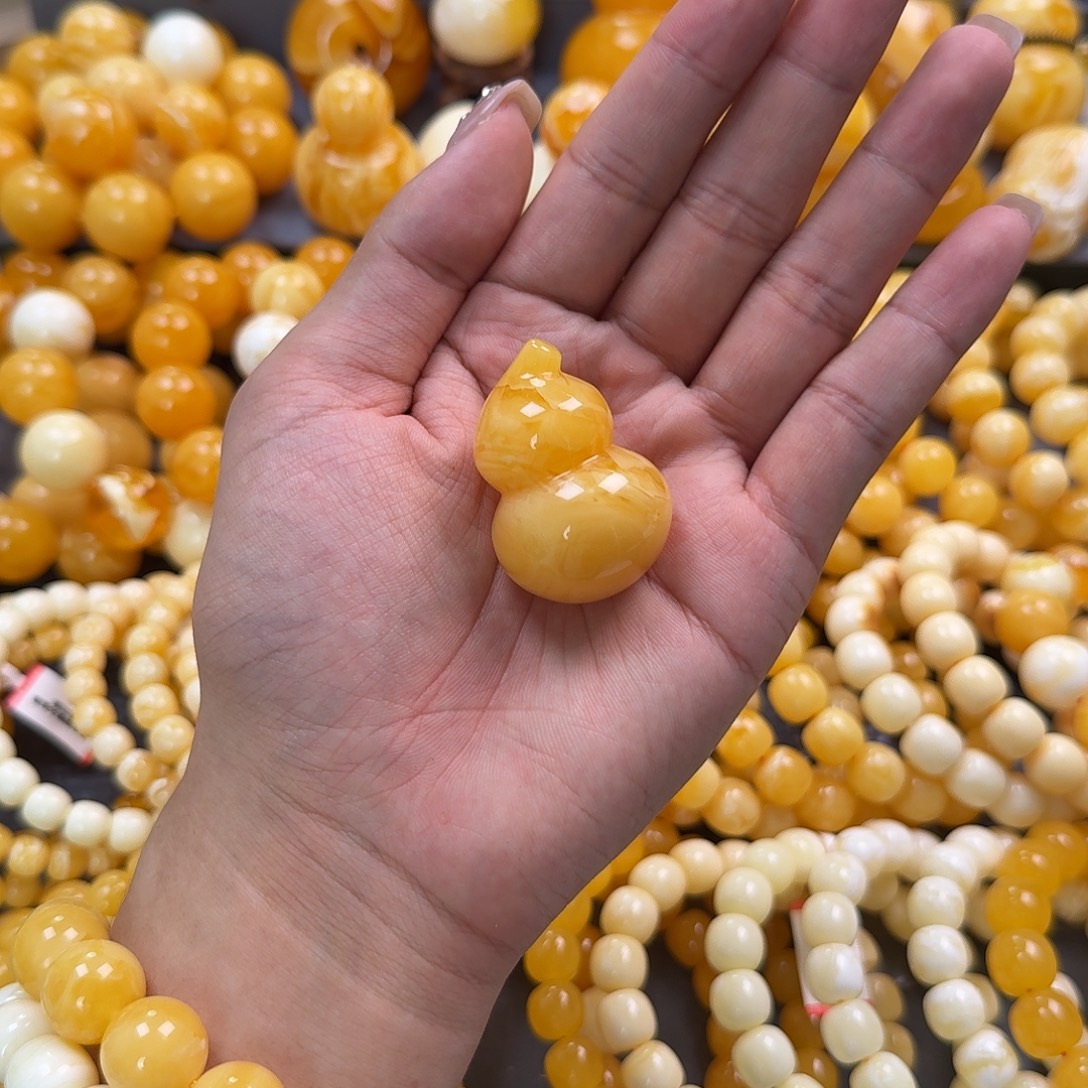 蜜蜡未镶嵌珠宝奇石