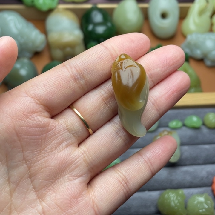 【闪购商品】颈饰未镶嵌和田玉?****?