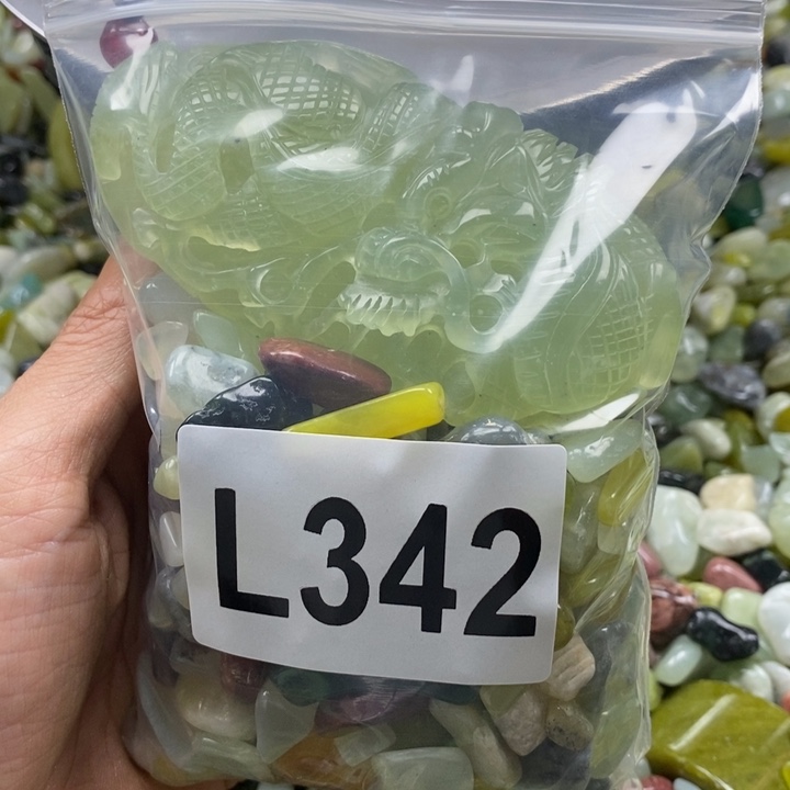 蛇纹石玉鱼缸石未镶嵌