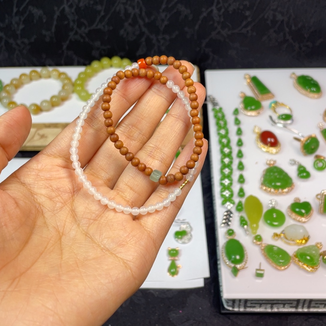 7***2和田玉未镶嵌手串