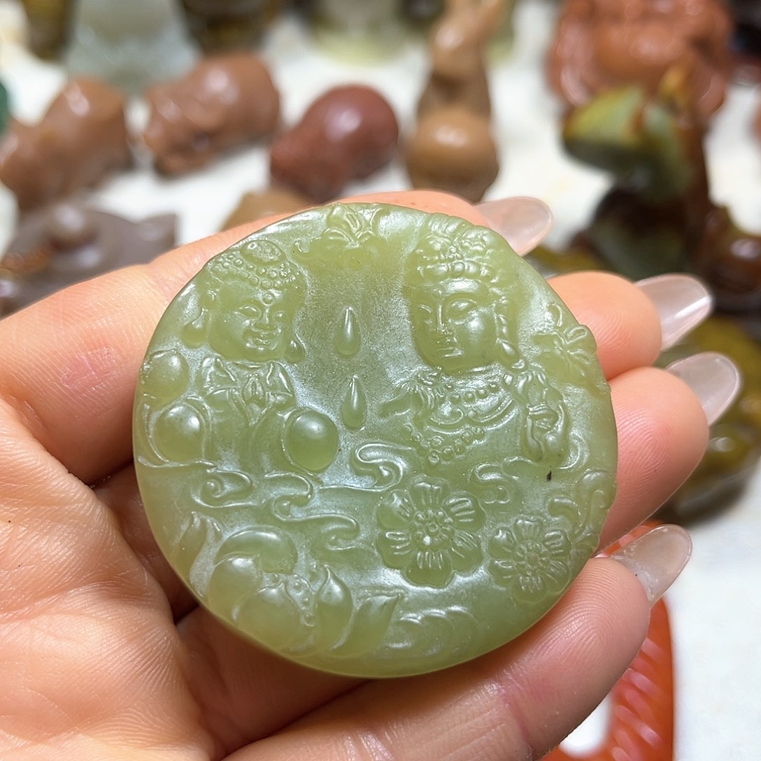 白玉菩提吊坠白玉菩提吊坠