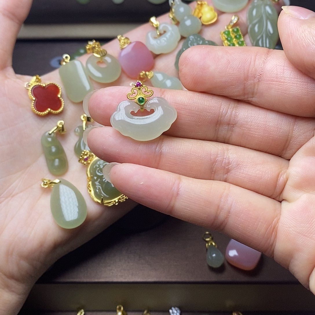 和田玉颈饰银S925镶嵌