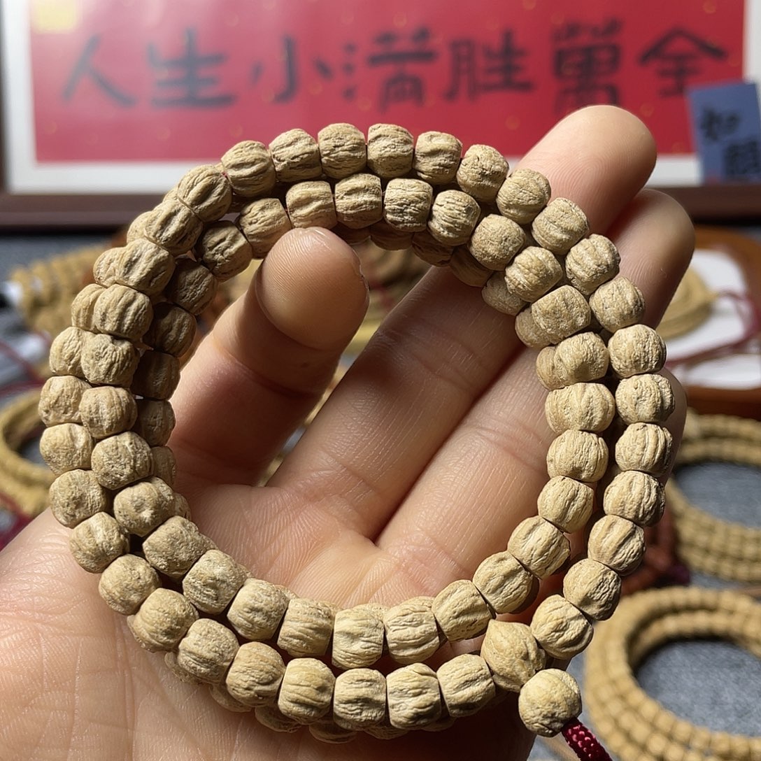 吊坠柏香籽/百香籽粉麻皮方块顺纹7+