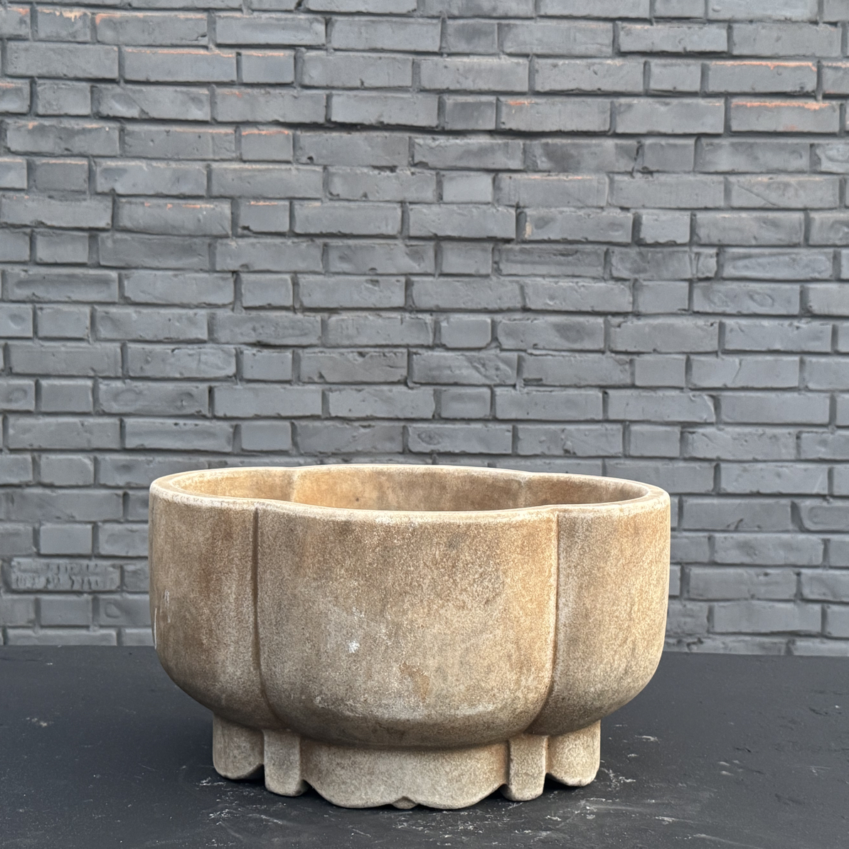 太湖石汉白玉石盆花盆 尺寸：长50宽35高22cm