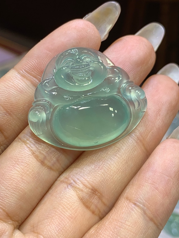 缅甸天然翡翠A货，冰种晴绿佛公胶感十足，十分耐看，越看越爱