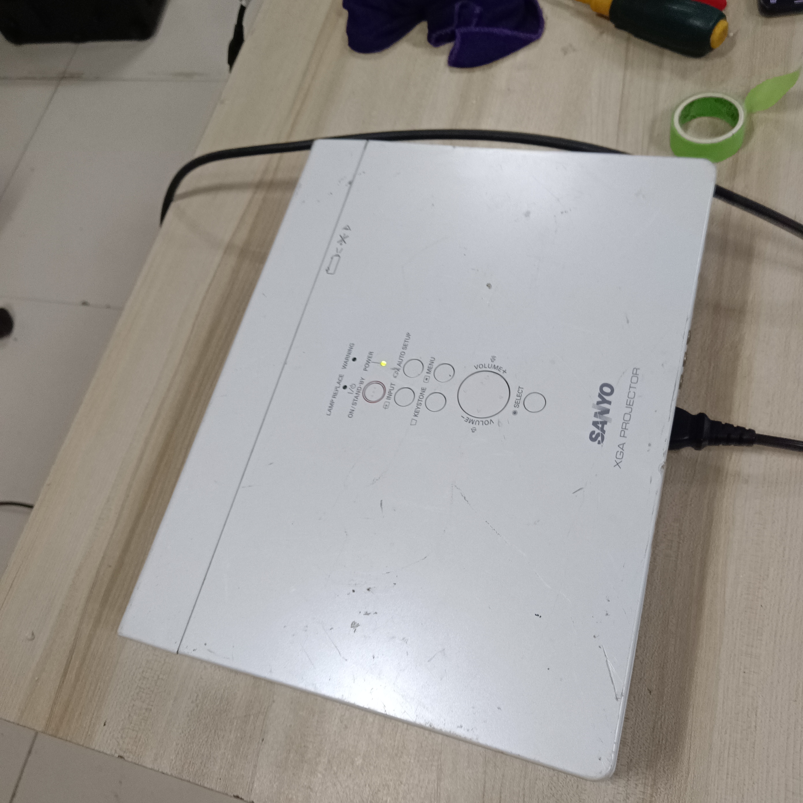 8新  二手三洋投影仪运费自理