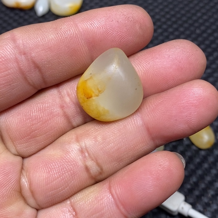 和田玉（白玉）珠宝奇石未镶嵌所**愛