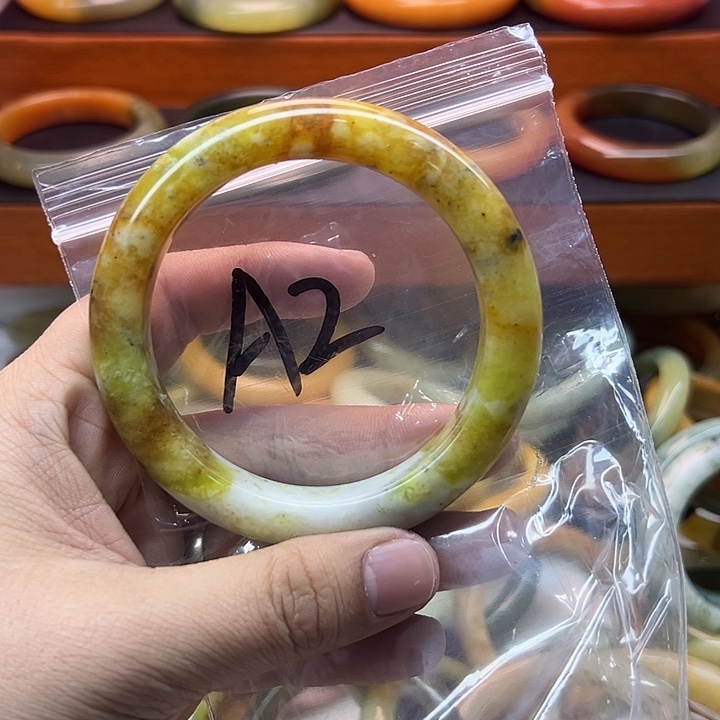 慧***蛇纹石玉未镶嵌手镯