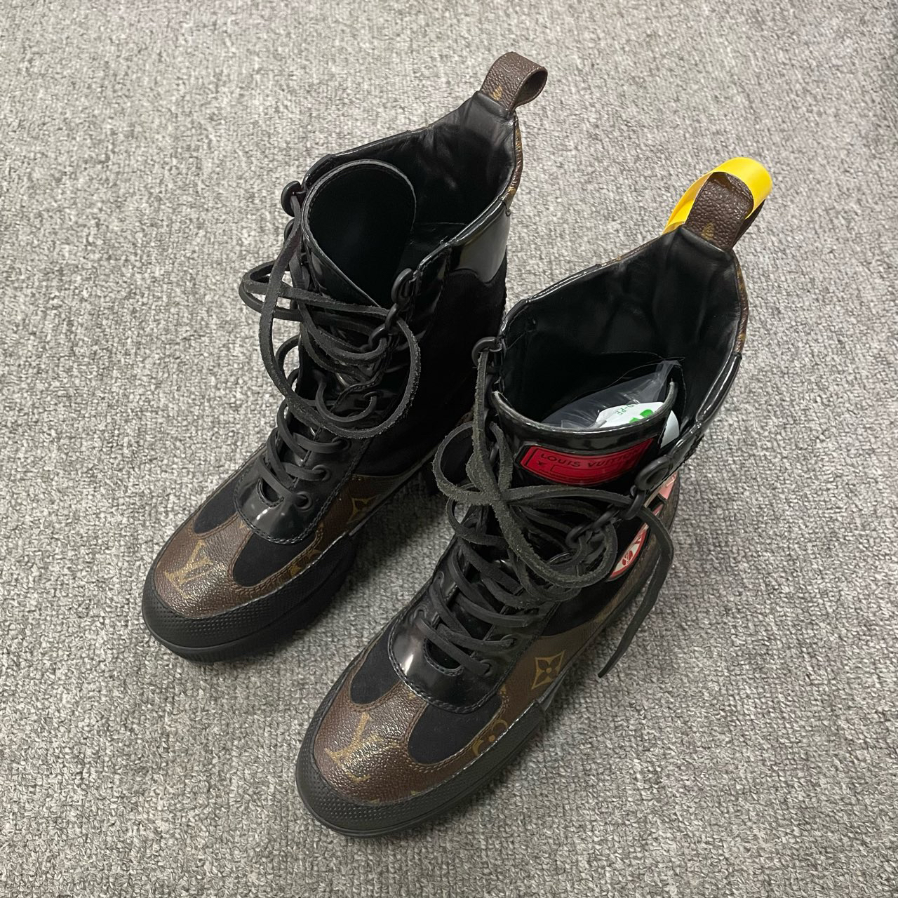 95新 LouisVuitton/路易威登 圆头系带马丁靴  36码/5421