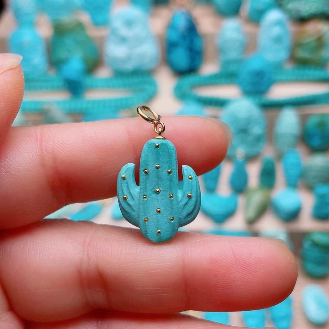 绿松石未镶嵌颈饰