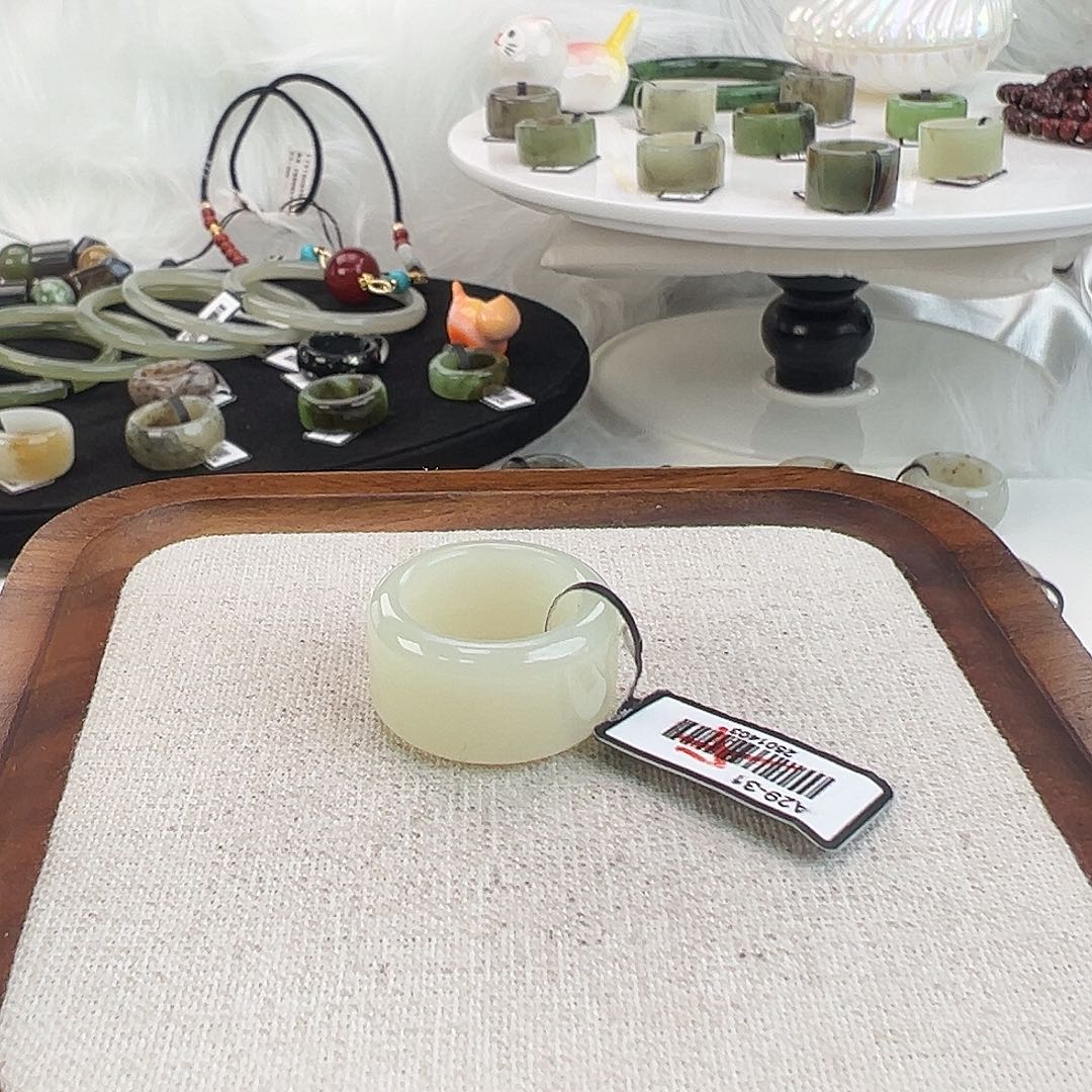 和田玉足金镶嵌戒指w2奶白圆切16.5不退换