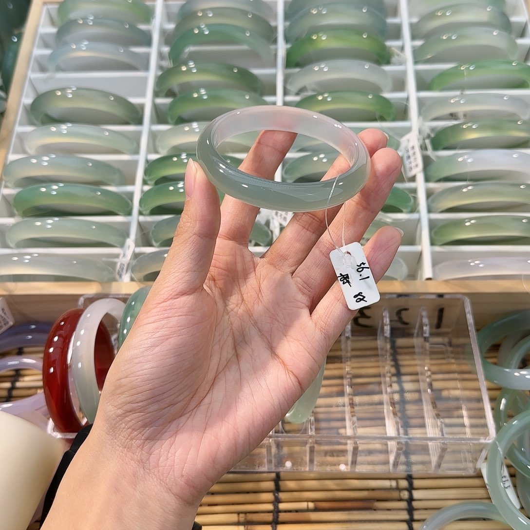 玛瑙/玉髓未镶嵌手镯圈口56.1