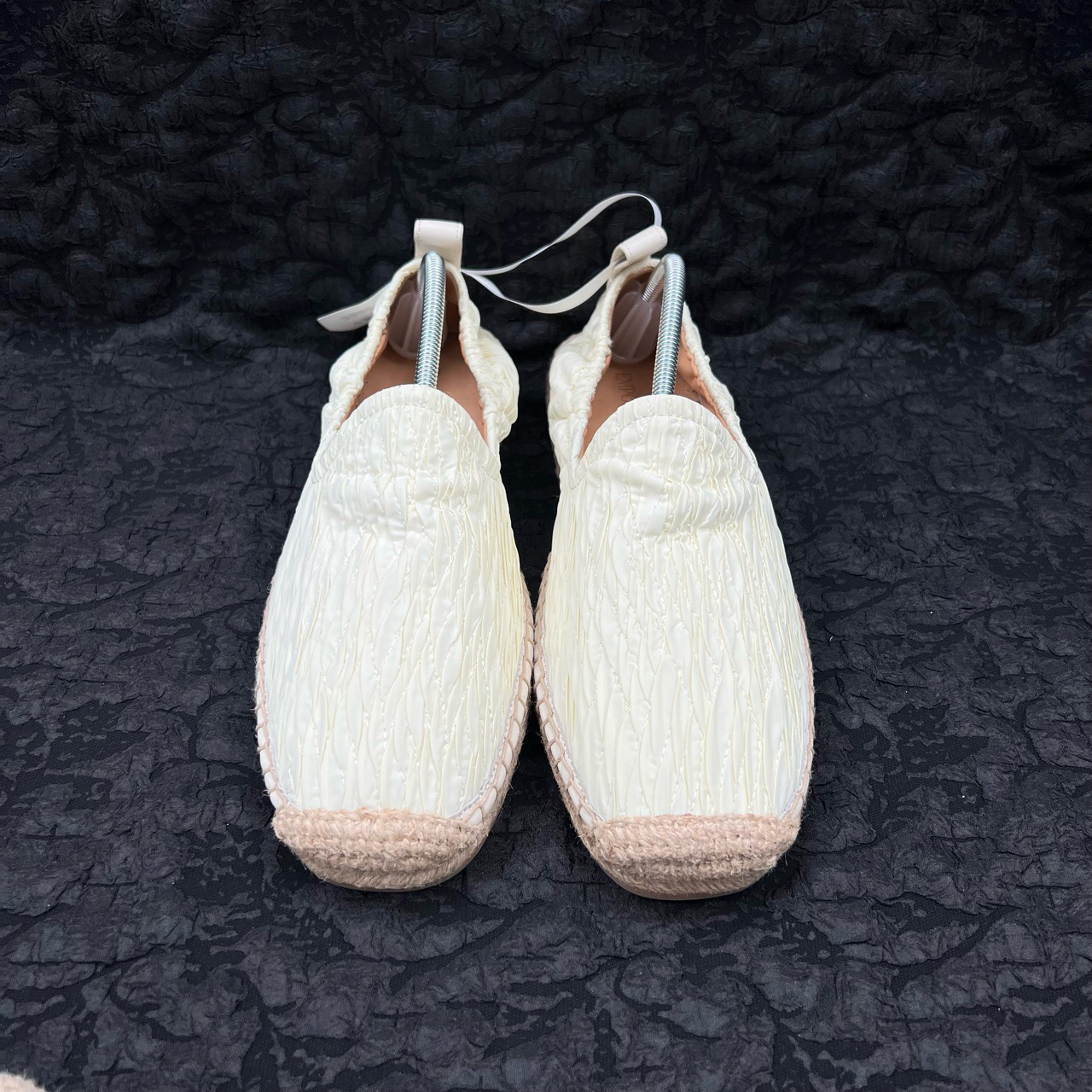 99新 AX ARMANI EXCHANGE/阿玛尼 奶油黄绸缎金属logo渔夫鞋 43码