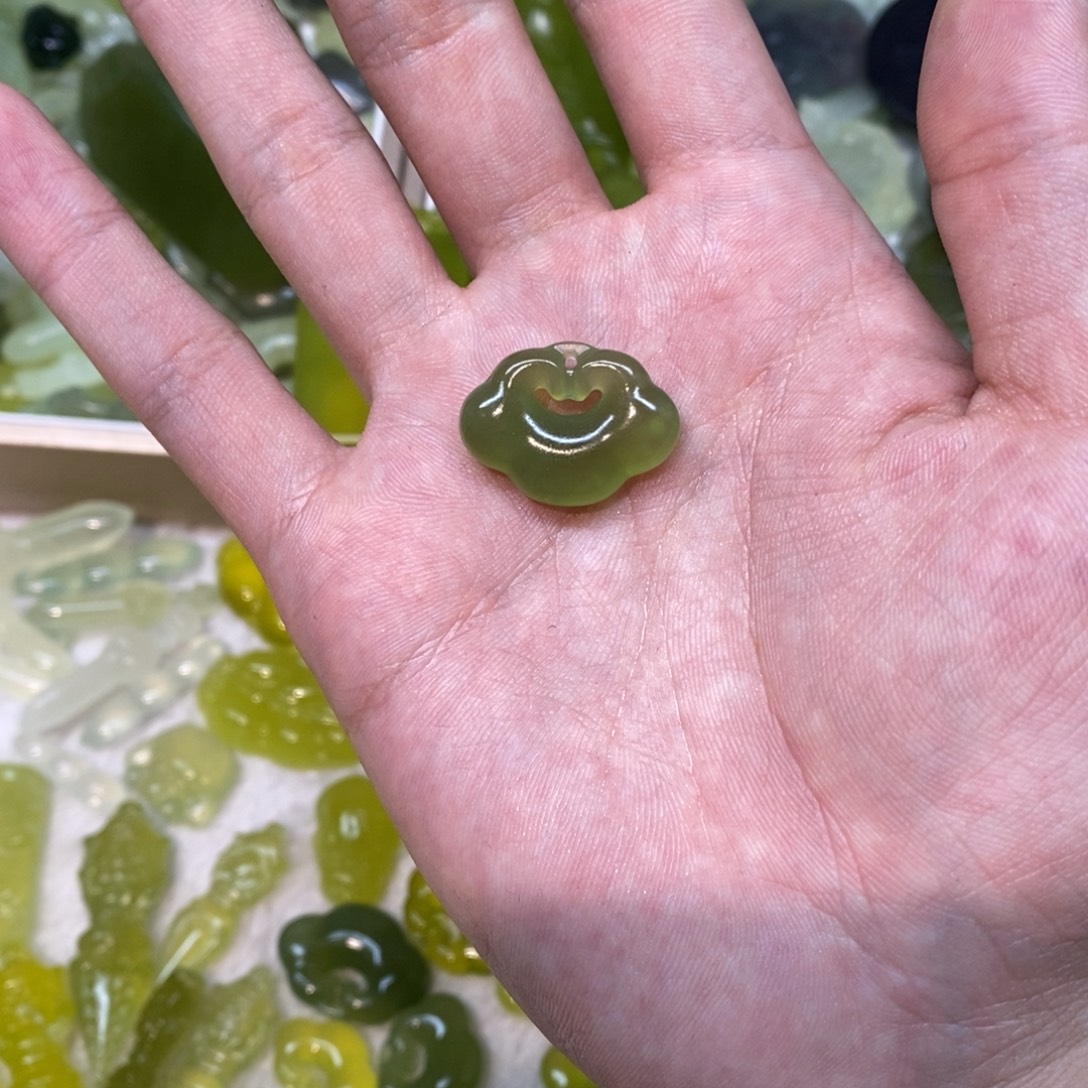 岫玉未镶嵌吊坠(不含链)两单包邮