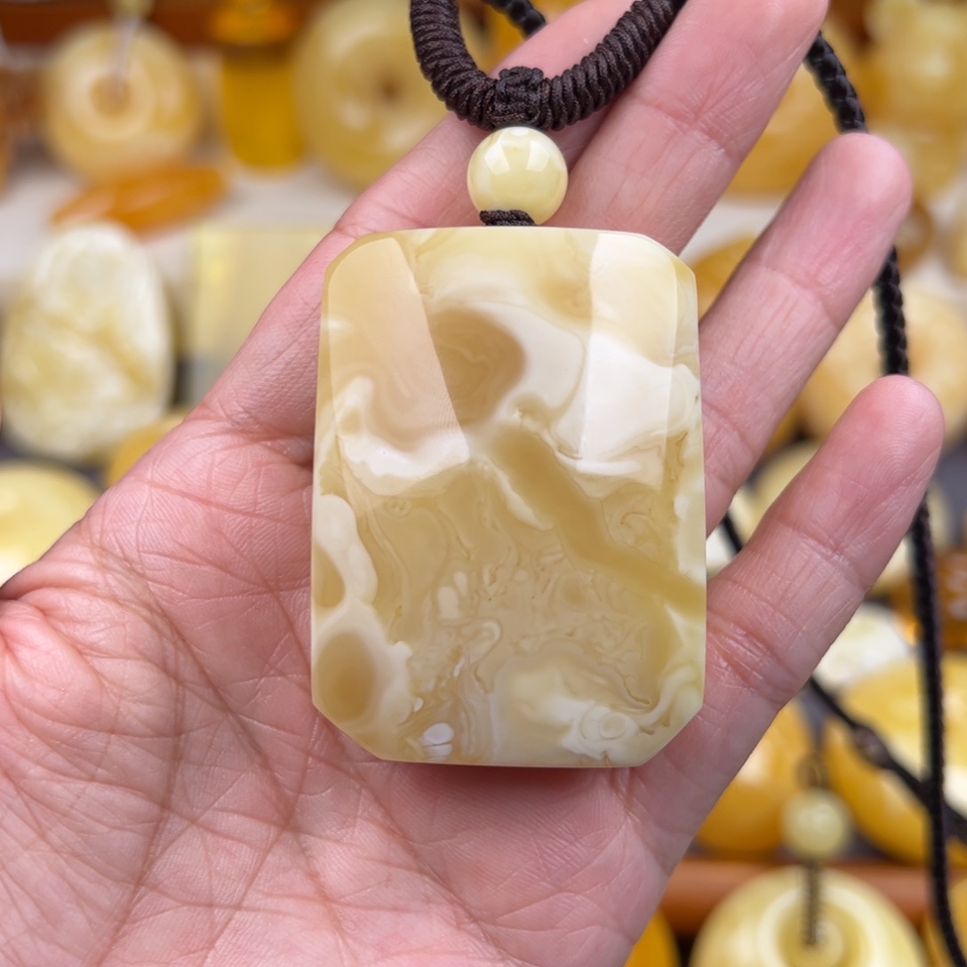 琥珀颈饰未镶嵌纯天然琥珀蜜蜡无优化