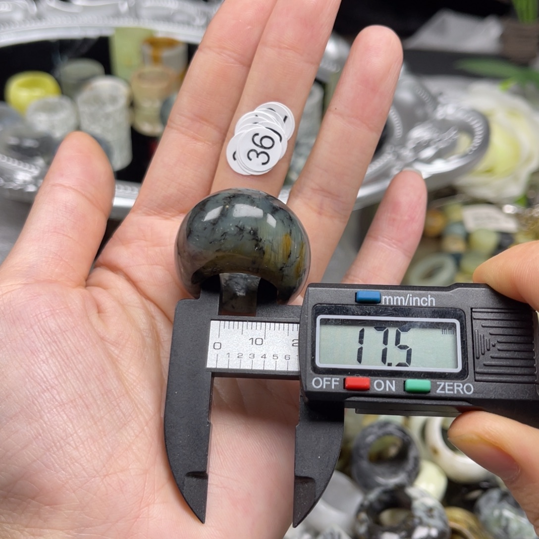 蛇纹石玉未镶嵌戒指
