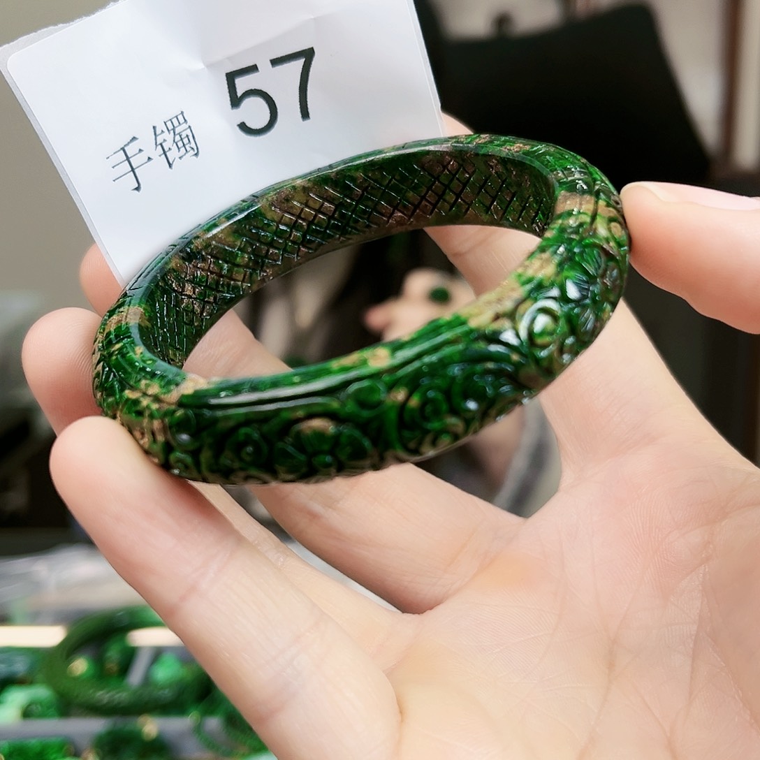 翡翠手镯未镶嵌手镯56