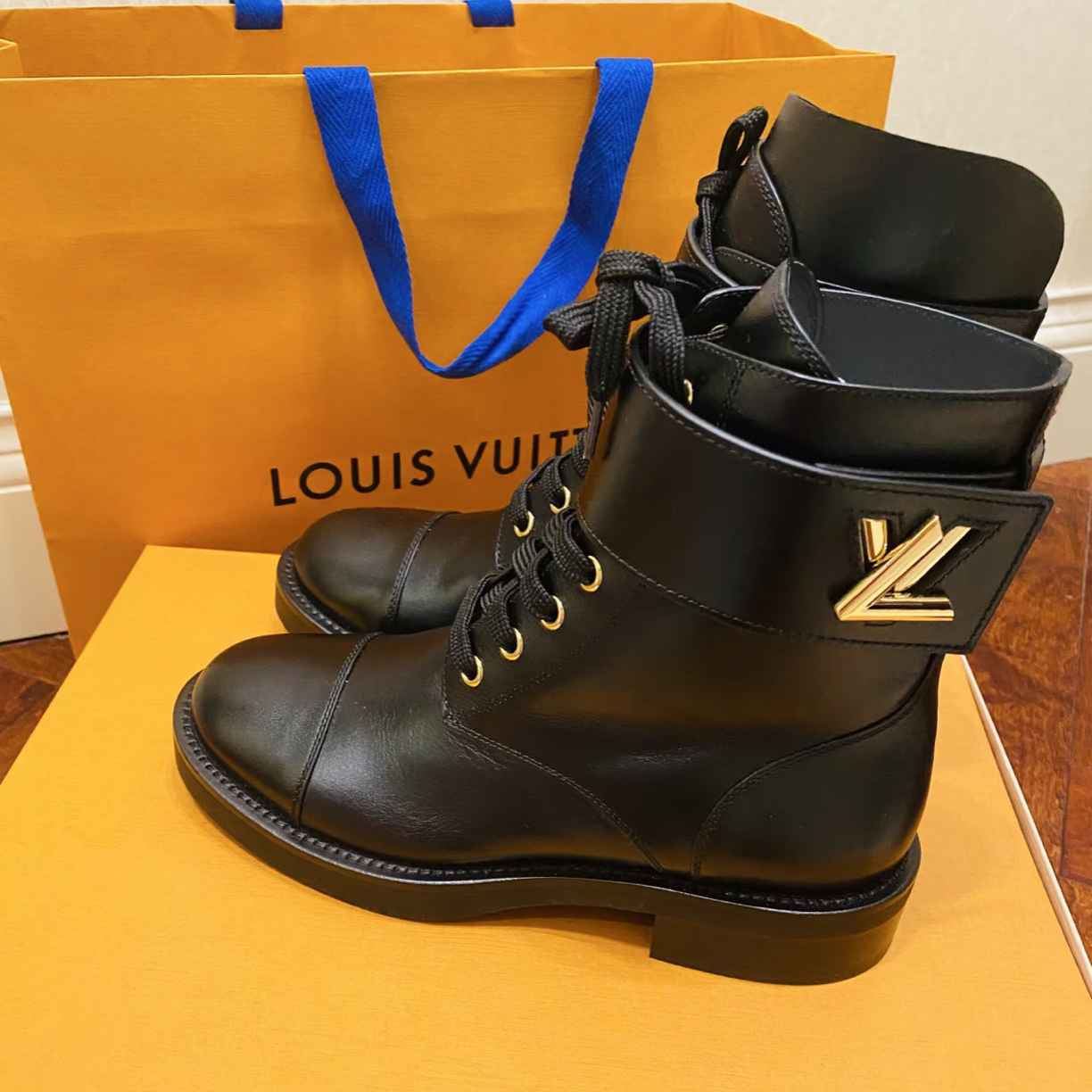 99新 AMIPARIS 款式：路易威登黑色短靴 36.5码 4804 99新 
