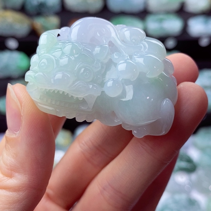 翡翠颈饰未镶嵌不****?天然