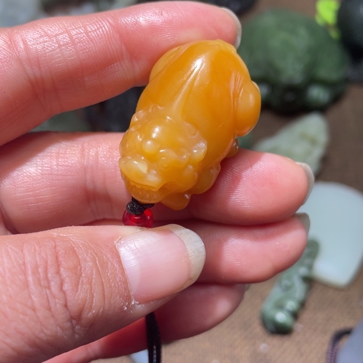 和田玉未镶嵌把件