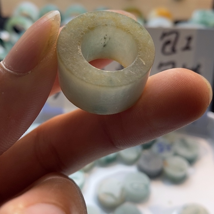 定制翡翠未镶嵌戒圈