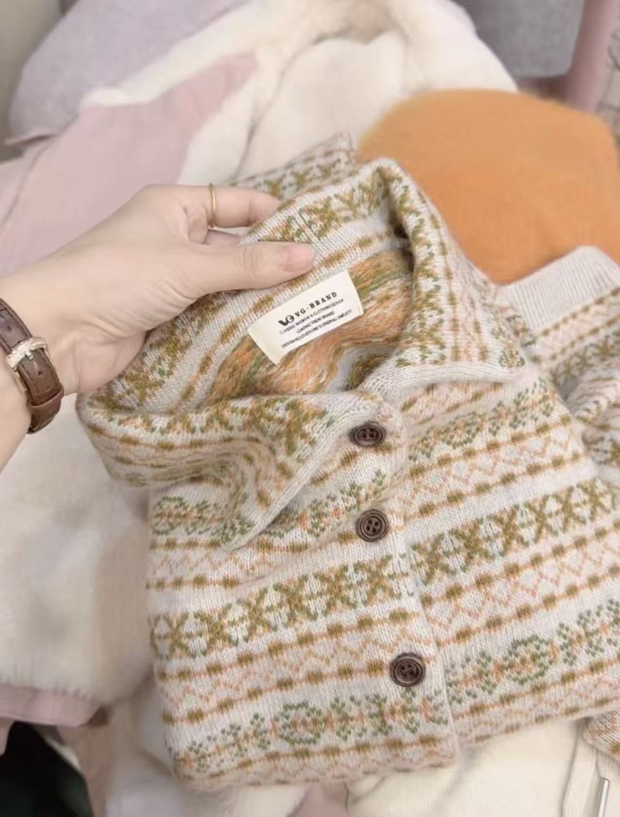 七言家 ins穿搭！#氛围感“翻领”米橘费尔岛提花毛衣开衫058