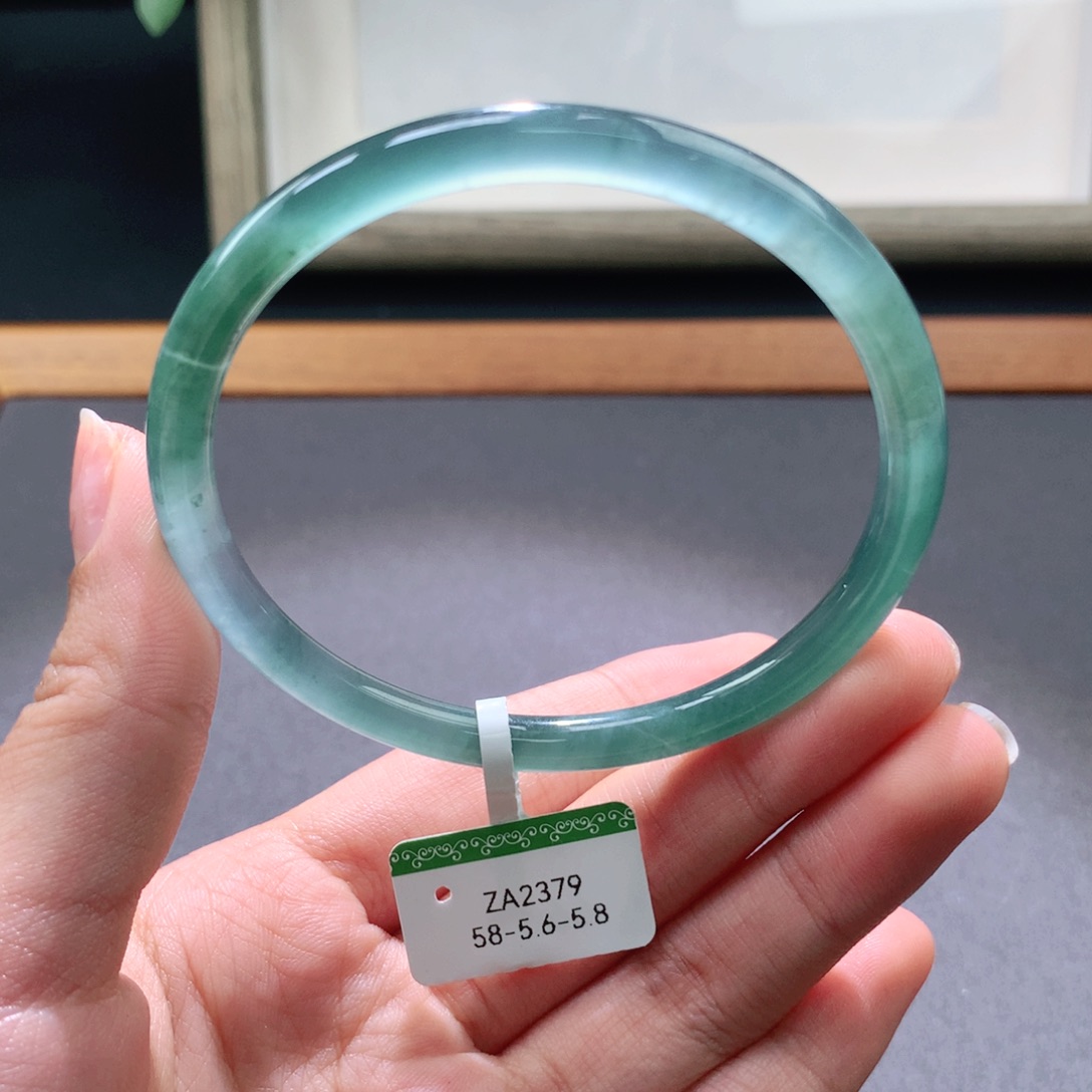 翡翠手镯未镶嵌天然翡翠手镯叮当镯