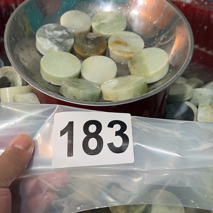 蛇纹石玉未镶嵌珠宝半成品