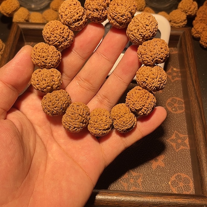 大***地吊坠金刚菩提六瓣