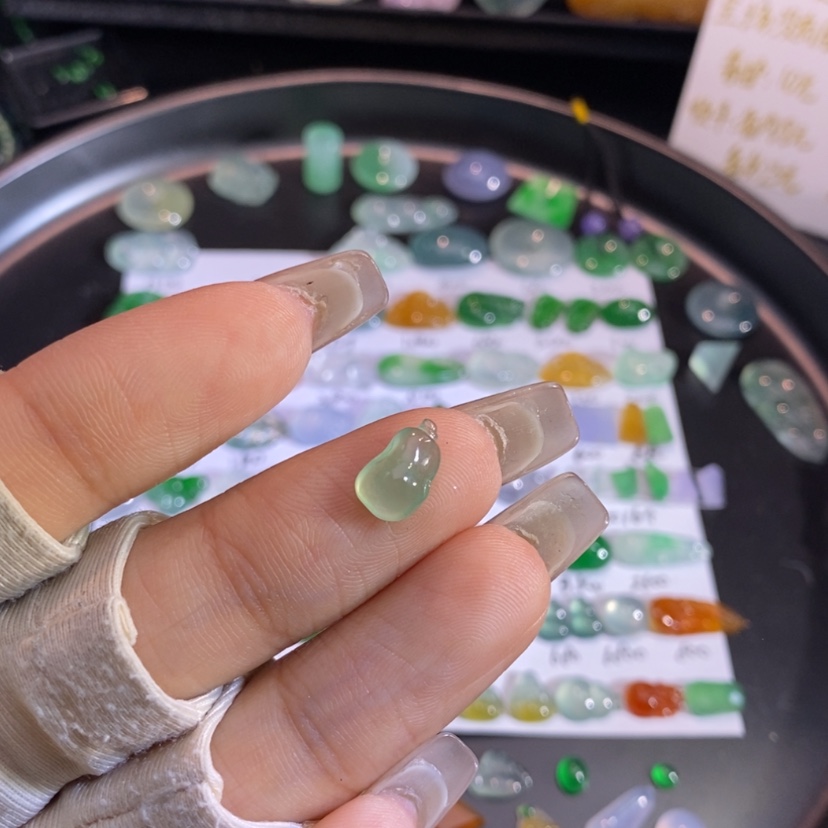 【闪购商品】翡翠挂件未镶嵌白菜