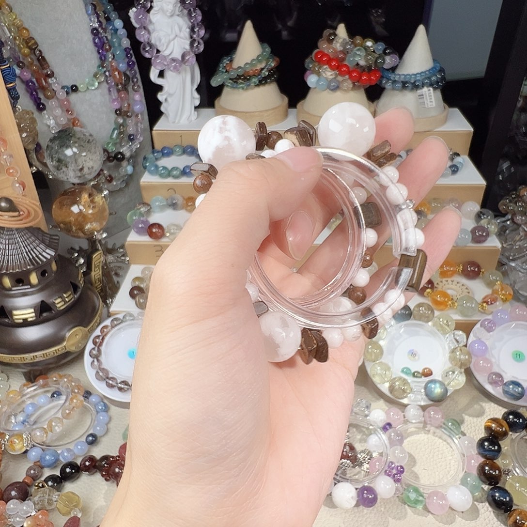 咘***呐雪花幽灵        