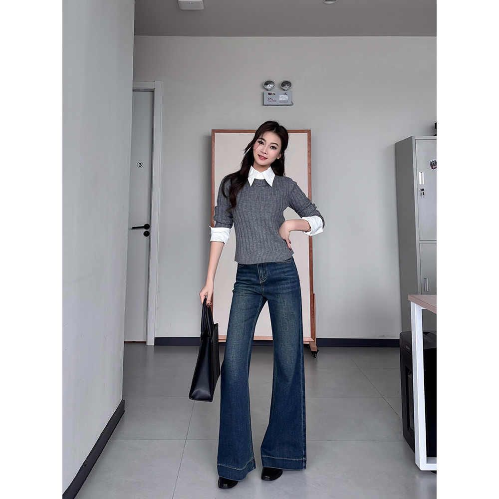 Yuki•2025秋季新款百搭显瘦中高腰时尚休闲款不贴腿微喇牛仔裤女