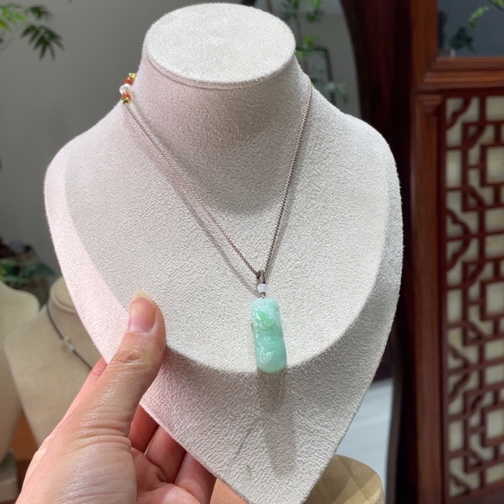 翡翠未镶嵌颈饰缅甸翡翠