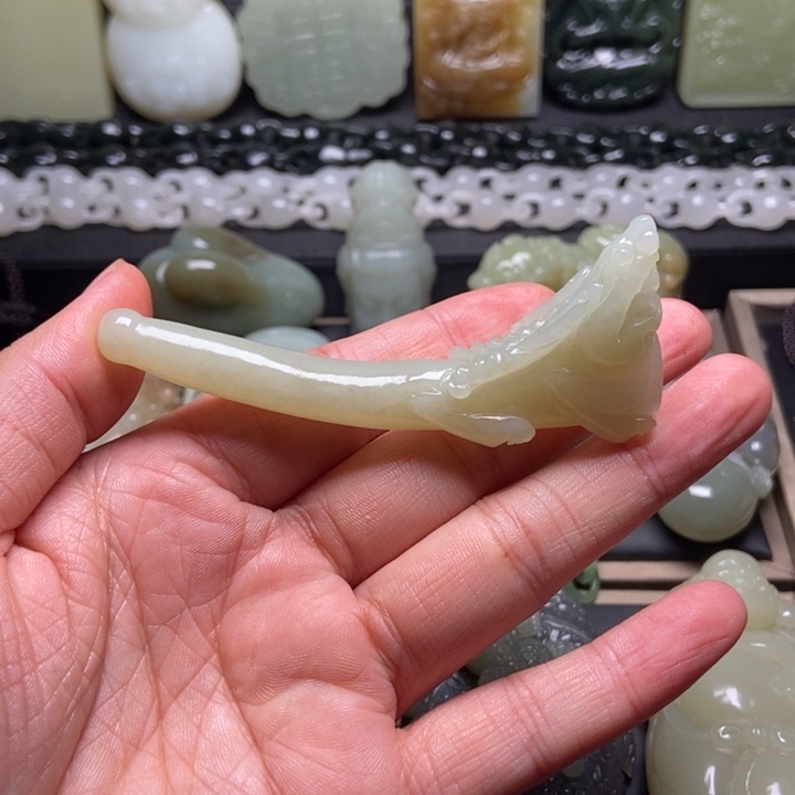 颈饰未镶嵌和田玉