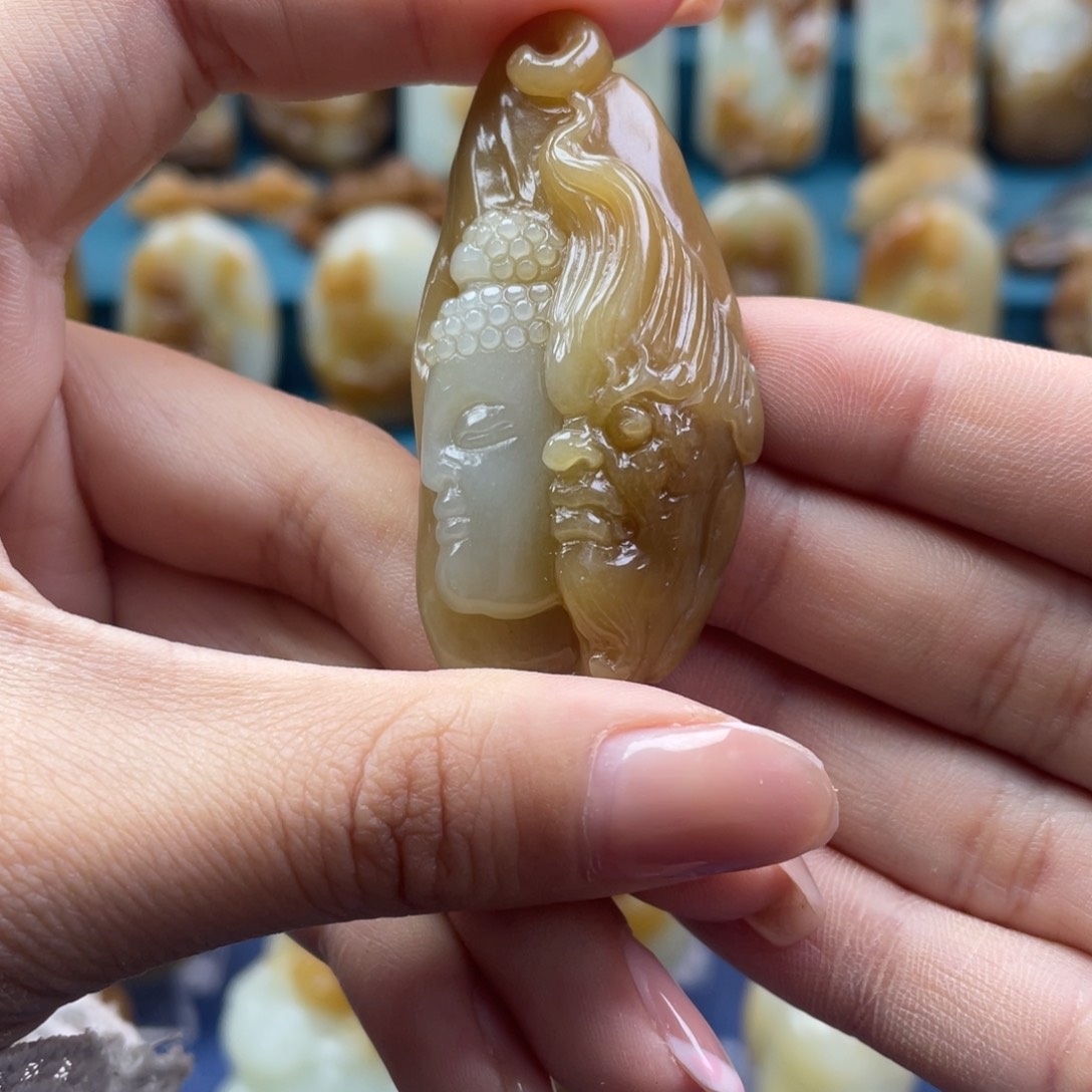 和田玉颈饰未镶嵌
