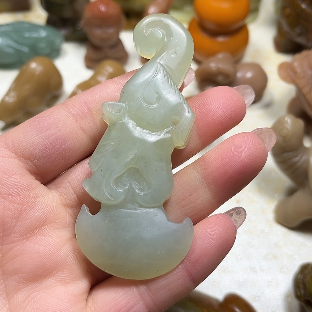 白玉菩提吊坠白玉菩提吊坠