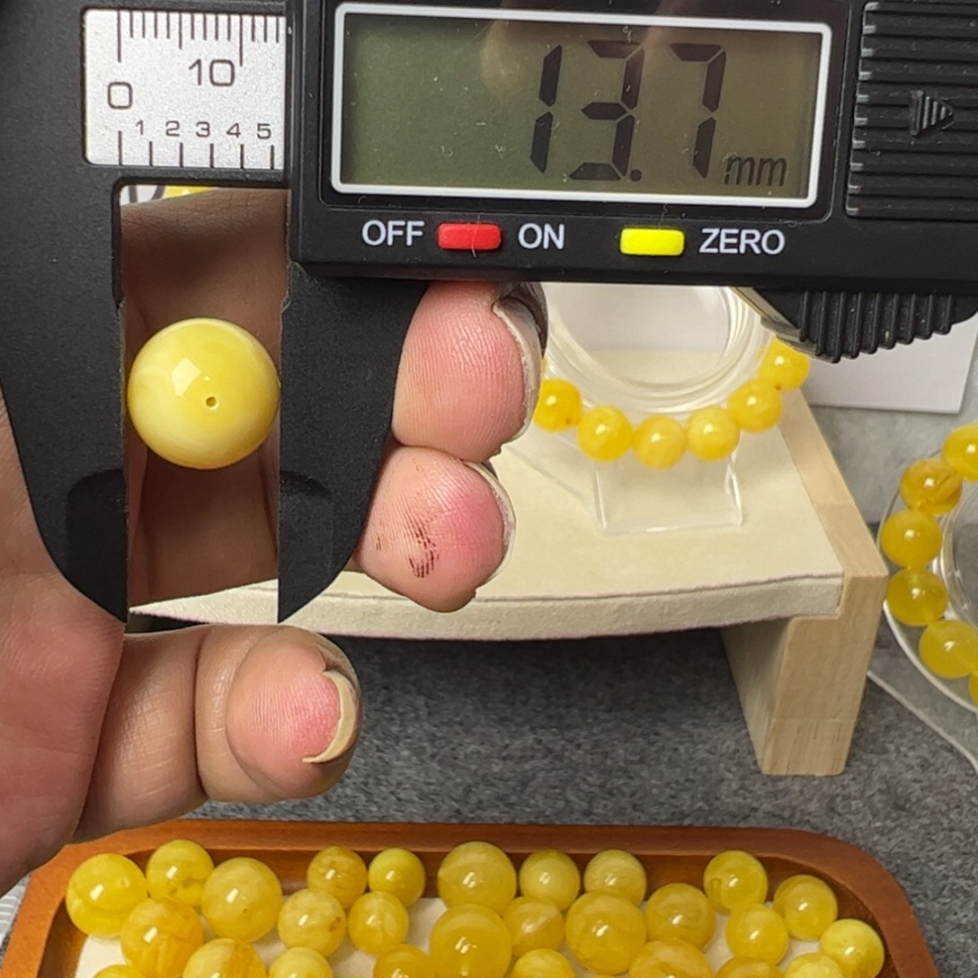 琥珀未镶嵌裸石微瑕014