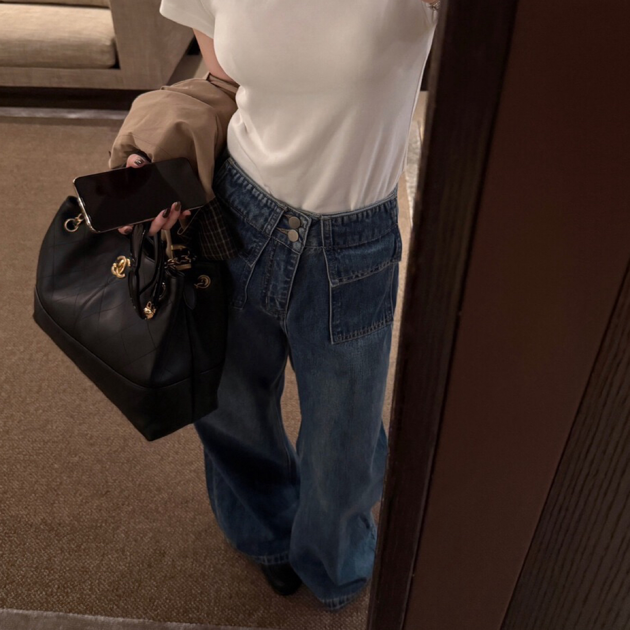 复古口袋设计阔腿牛仔裤女高腰显瘦加绒秋冬新款