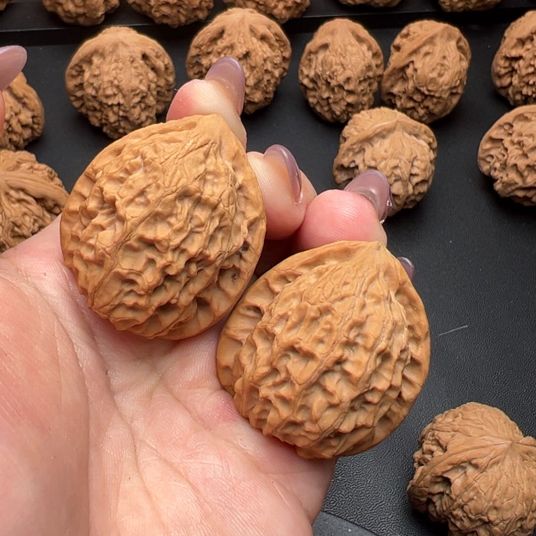 文玩核桃把件金牛