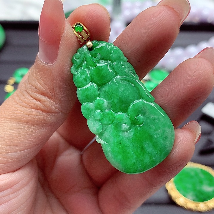 翡翠颈饰18K金镶嵌翡翠