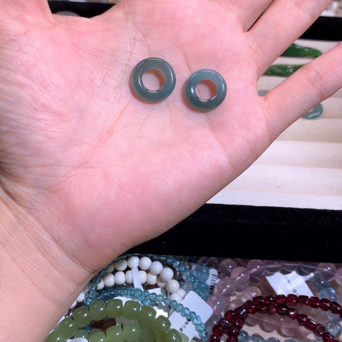 未镶嵌手链和田玉菲*